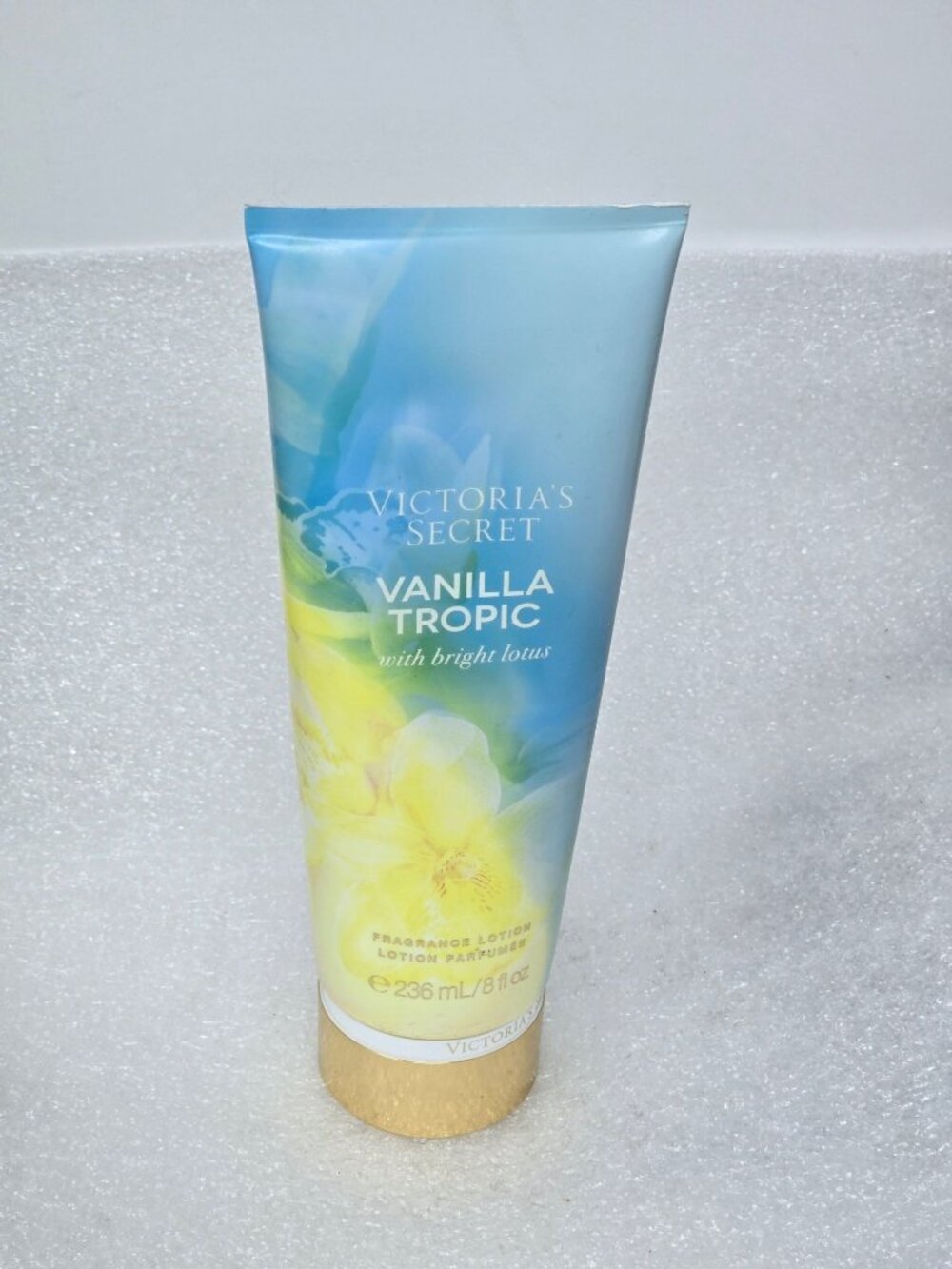Victoria's Secret Vanilla Tropic Fragrance Lotion 236mL With Bright Lotus Notes